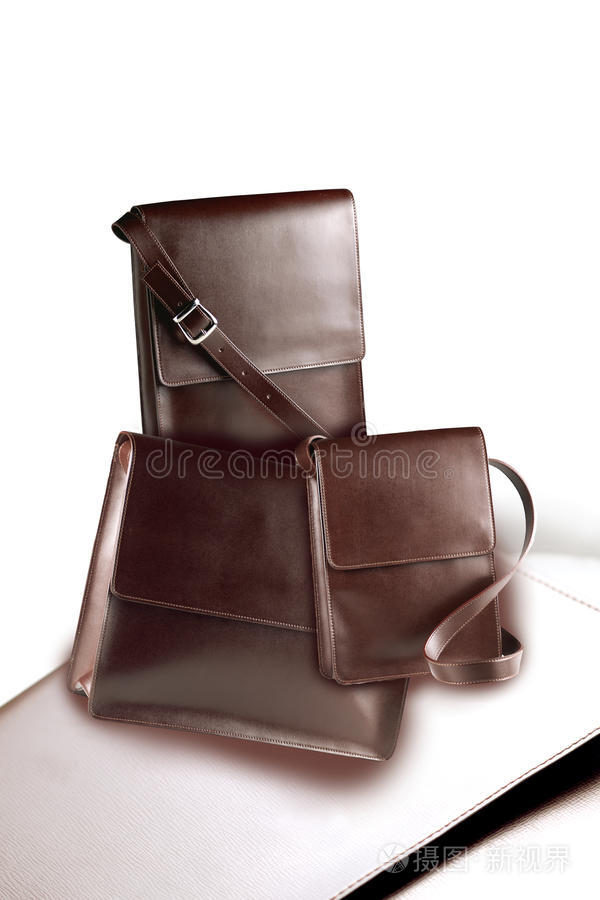 皮革制品 從傳統(tǒng)工藝到現(xiàn)代設計的華麗轉身